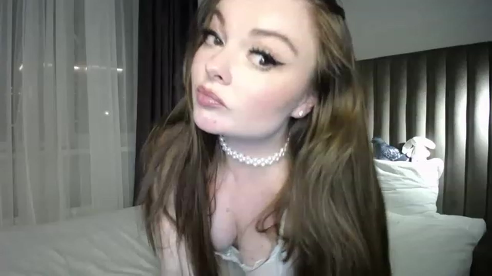 Gallery image thumbnail from HoneypotSpy's myfreecams stream on, 11/19/2022, 12:01 image 20 of 20