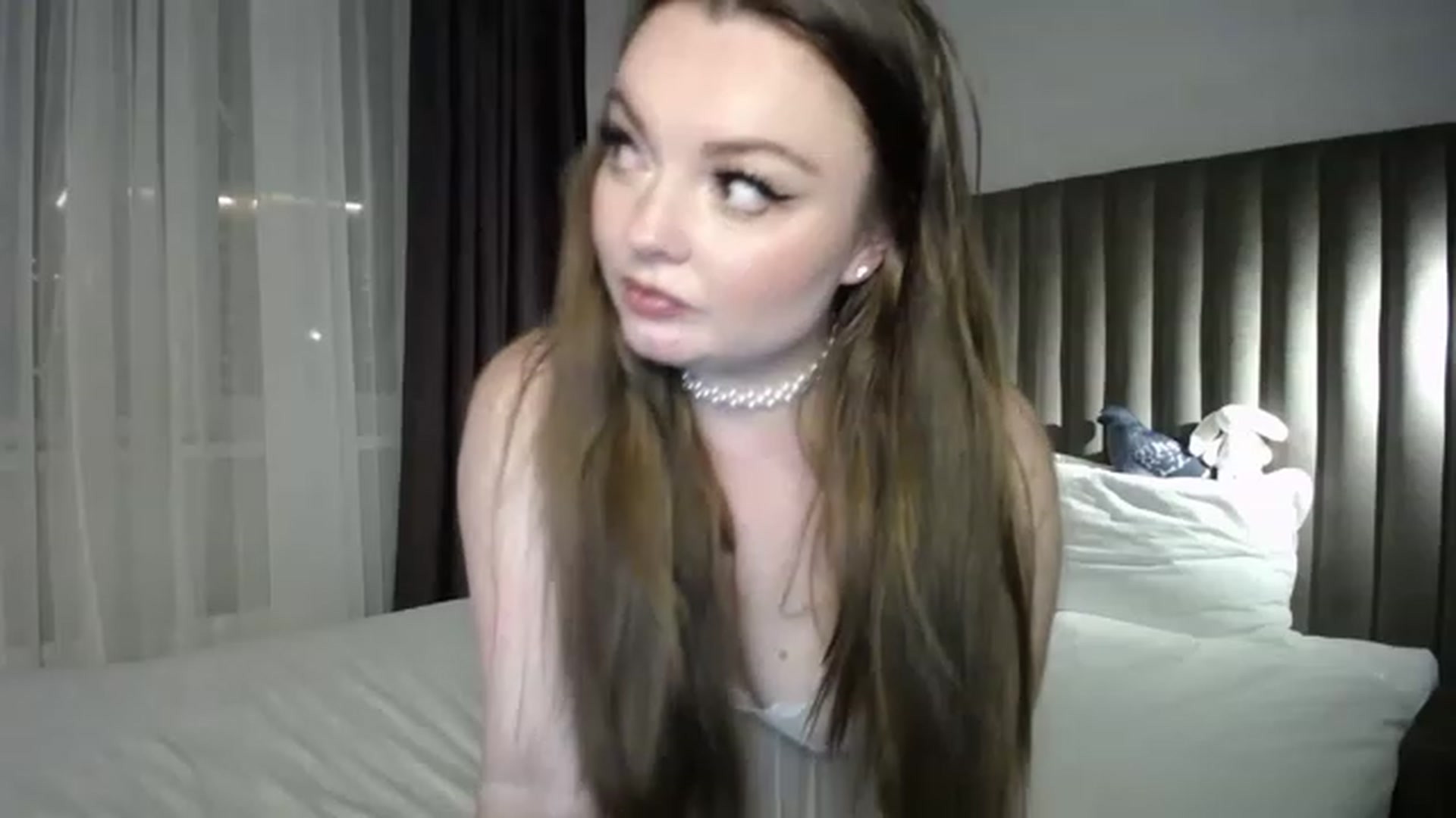 Gallery image thumbnail from HoneypotSpy's myfreecams stream on, 11/19/2022, 12:01 image 17 of 20