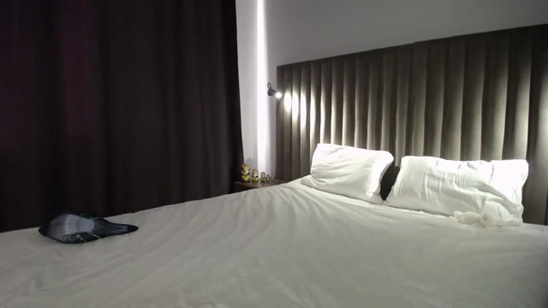 Gallery image thumbnail from HoneypotSpy's myfreecams stream on, 11/23/2022, 08:52 image 16 of 20
