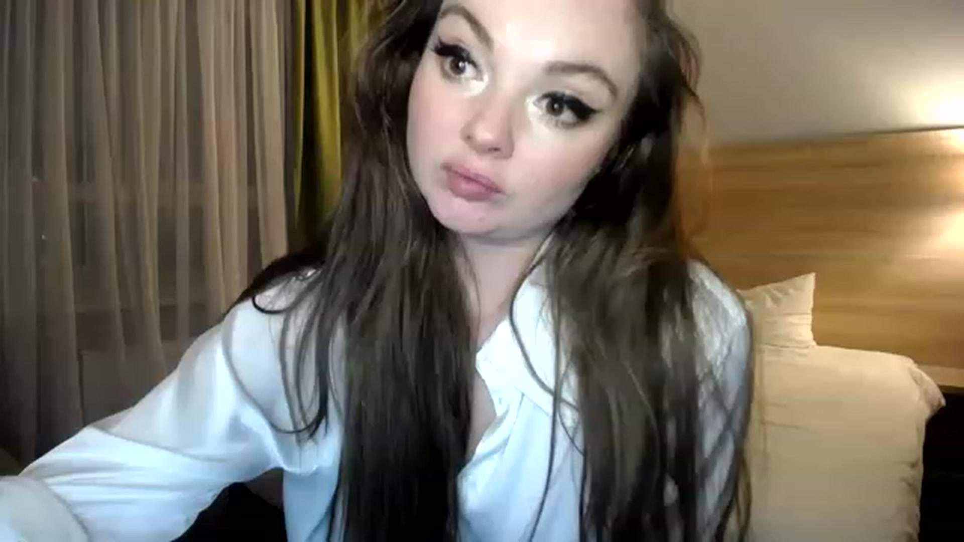 Gallery image thumbnail from HoneypotSpy's myfreecams stream on, 12/25/2022, 17:50 image 20 of 20