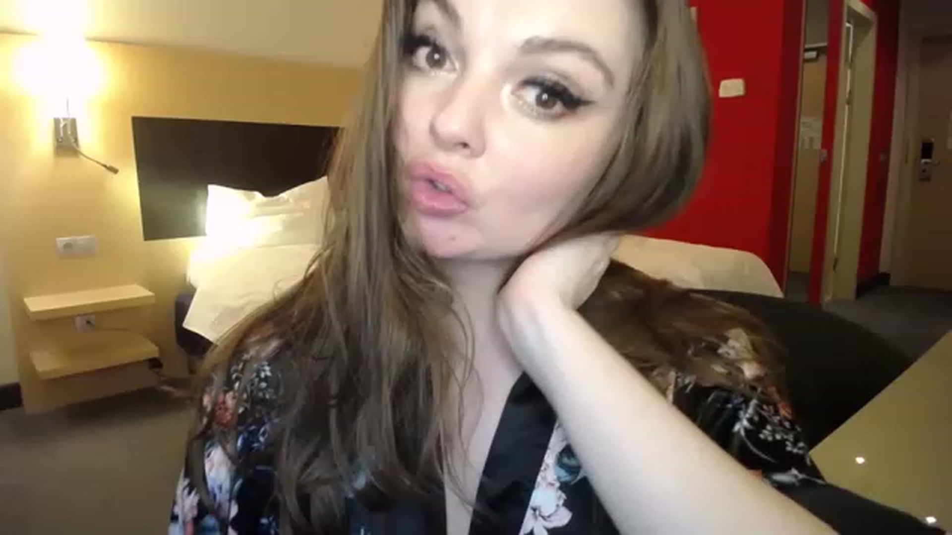 Gallery image thumbnail from HoneypotSpy's myfreecams stream on, 01/01/2023, 17:03 image 18 of 20