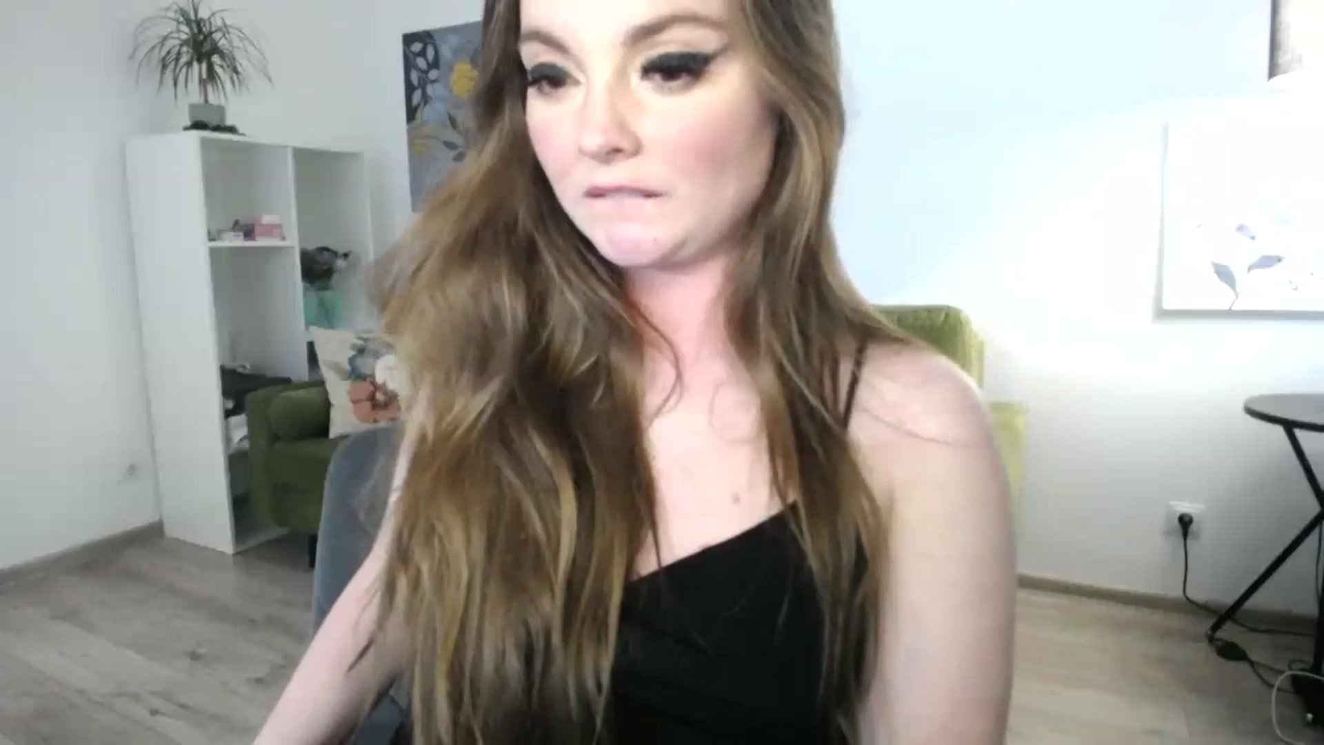 Gallery image thumbnail from HoneypotSpy's myfreecams stream on, 07/01/2023, 17:12 image 19 of 20