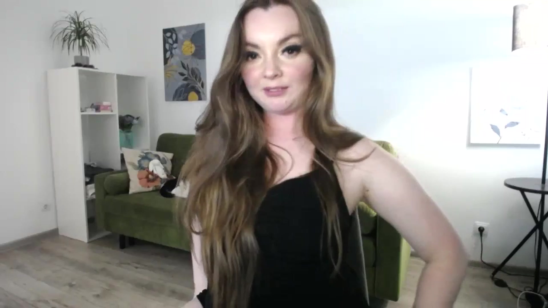 Gallery image thumbnail from HoneypotSpy's myfreecams stream on, 07/01/2023, 17:12 image 8 of 20