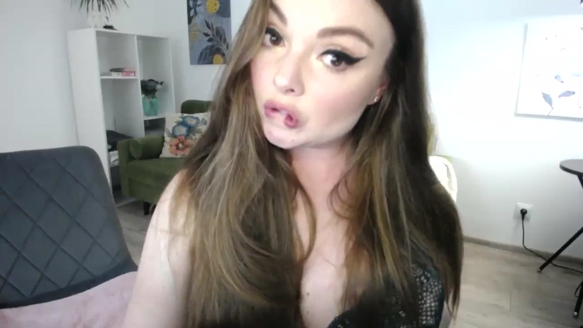 Gallery image thumbnail from HoneypotSpy's myfreecams stream on, 07/04/2023, 17:02 image 12 of 20