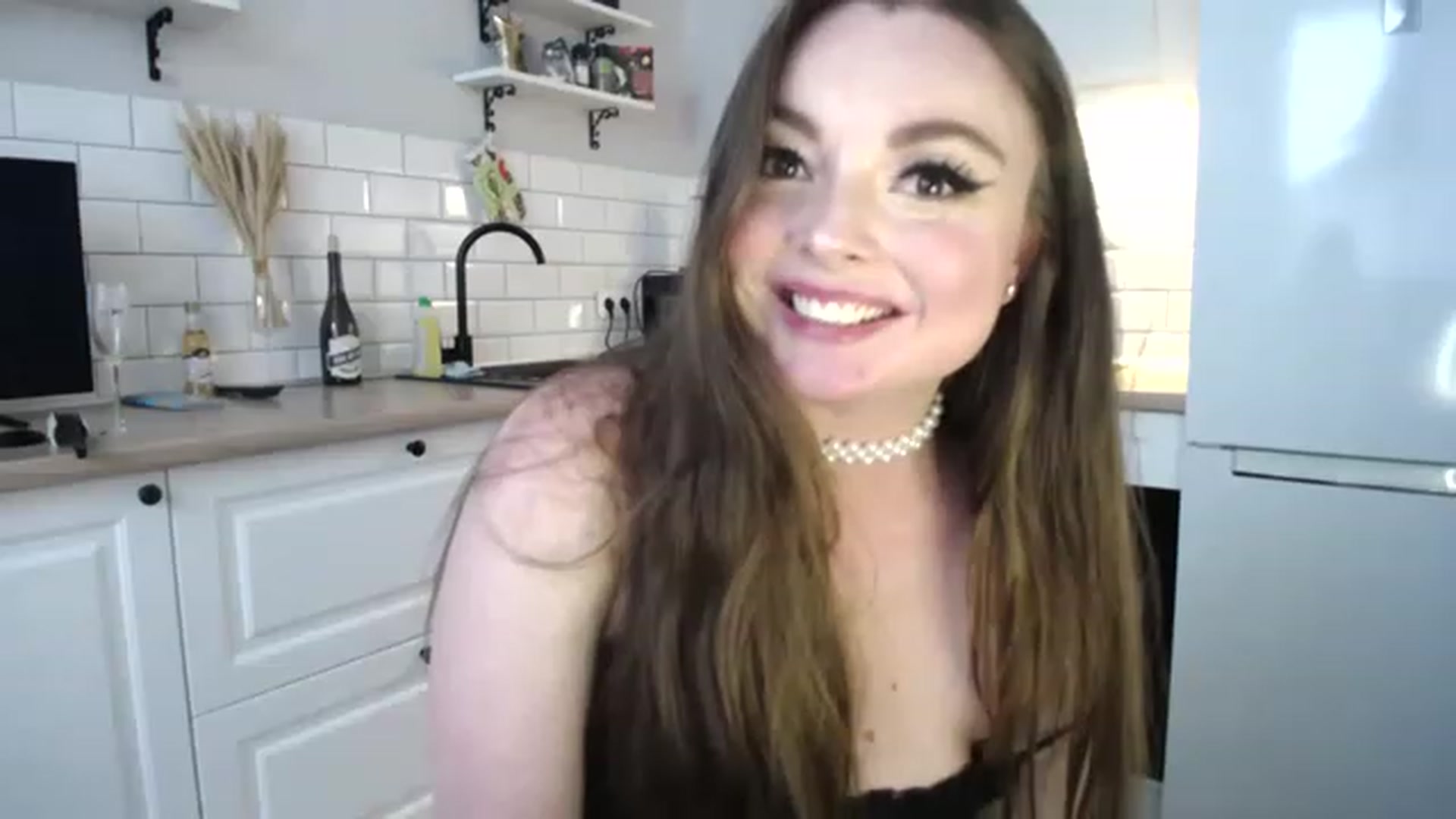 Gallery image thumbnail from HoneypotSpy's myfreecams stream on, 07/17/2023, 15:10 image 13 of 20