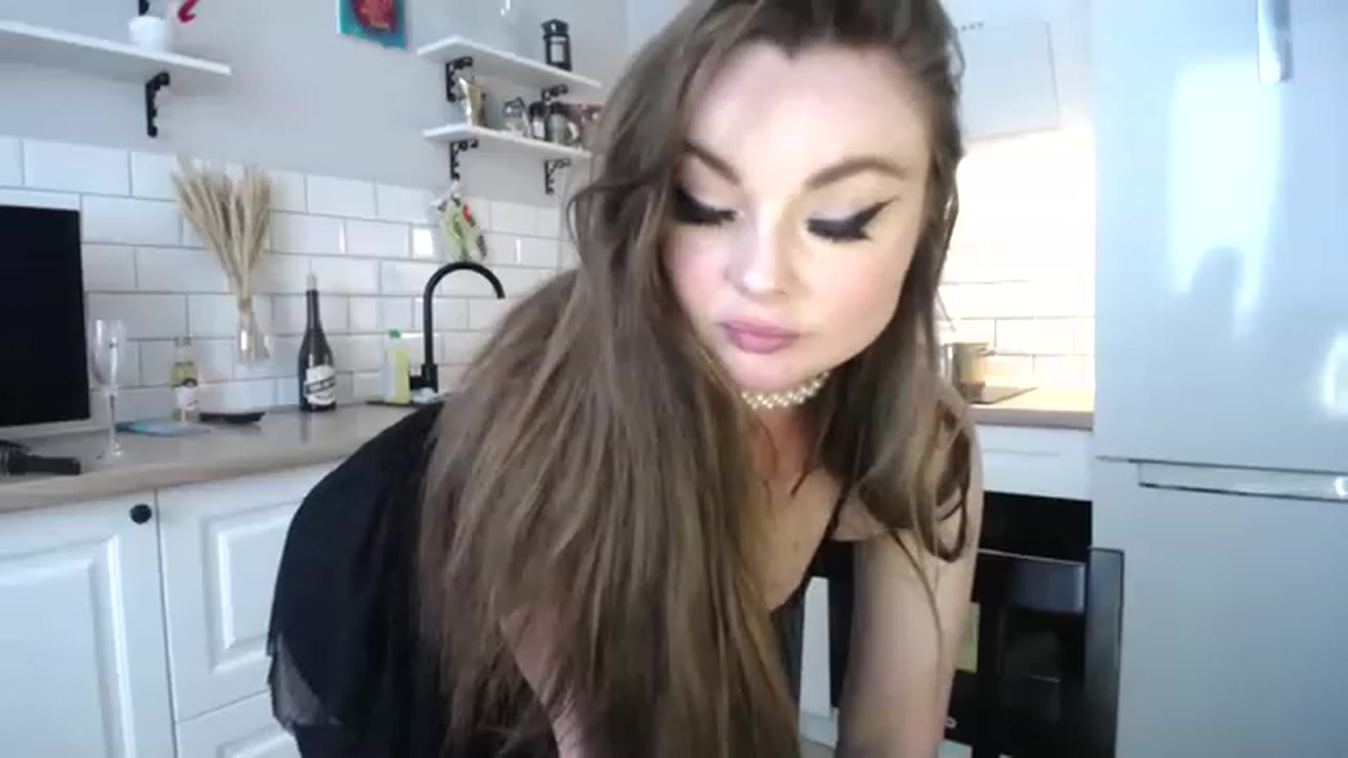 Gallery image thumbnail from HoneypotSpy's myfreecams stream on, 07/17/2023, 15:10 image 8 of 20