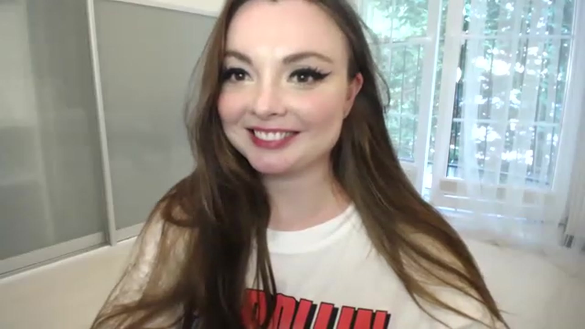Gallery image thumbnail from HoneypotSpy's myfreecams stream on, 08/06/2023, 15:03 image 15 of 20