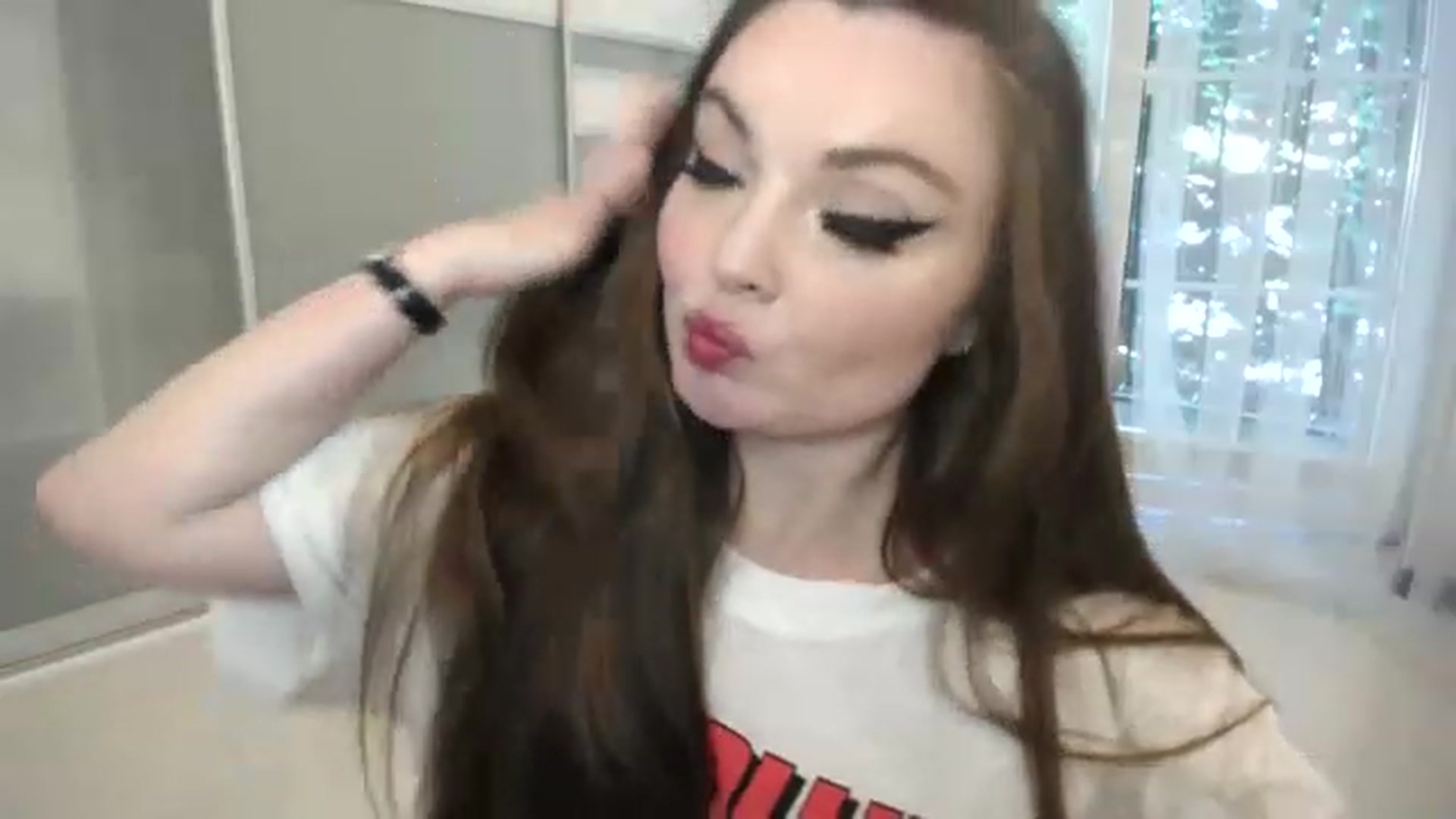 Gallery image thumbnail from HoneypotSpy's myfreecams stream on, 08/06/2023, 15:03 image 4 of 20