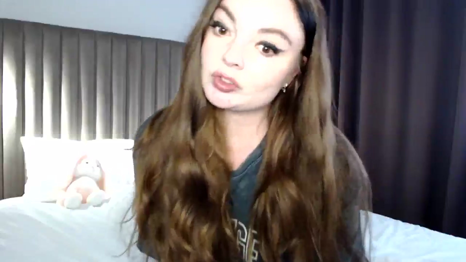 Gallery image thumbnail from HoneypotSpy's myfreecams stream on, 07/04/2024, 10:14 image 16 of 20