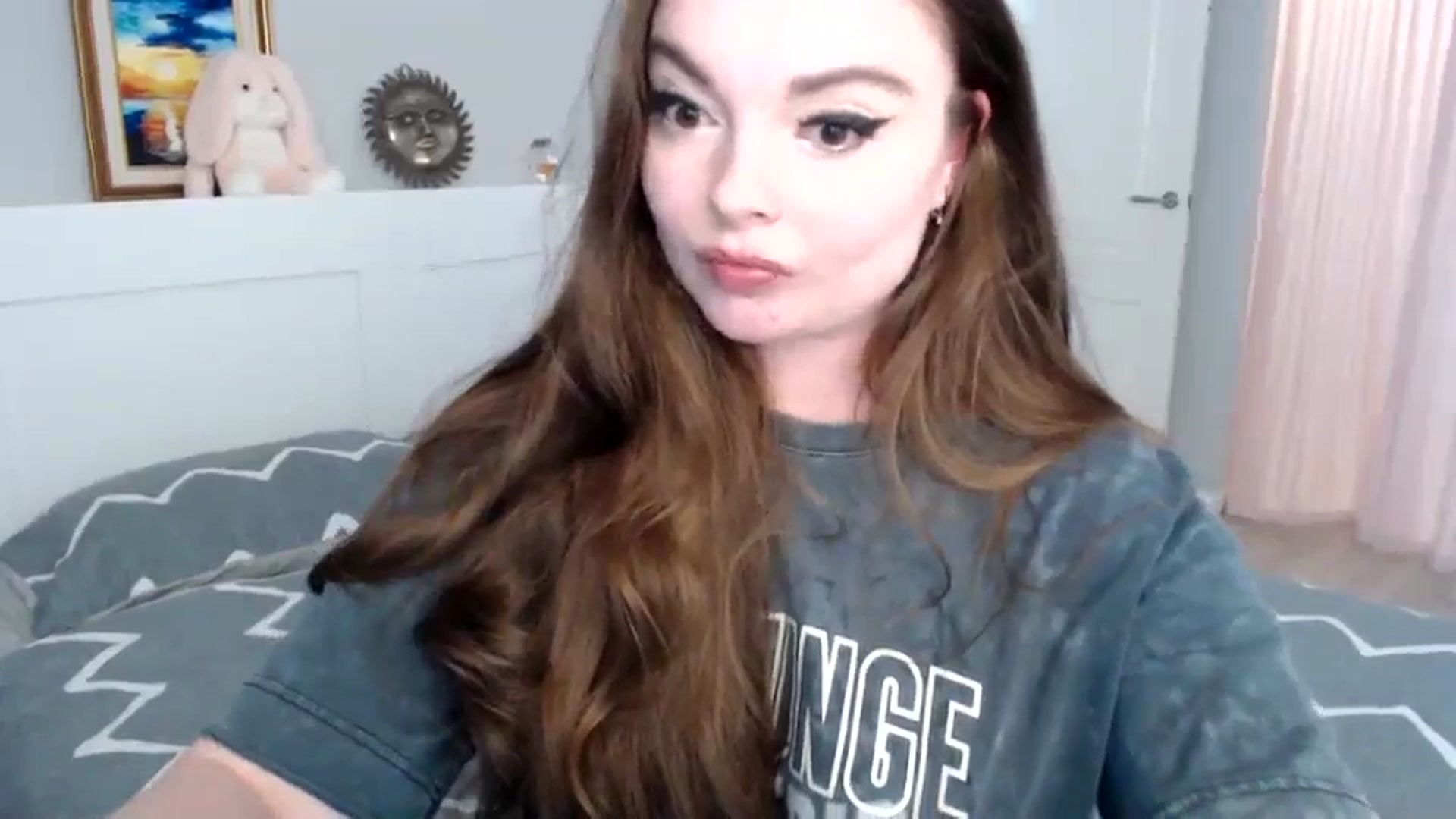 Gallery image thumbnail from HoneypotSpy's myfreecams stream on, 10/14/2024, 11:56 image 17 of 20