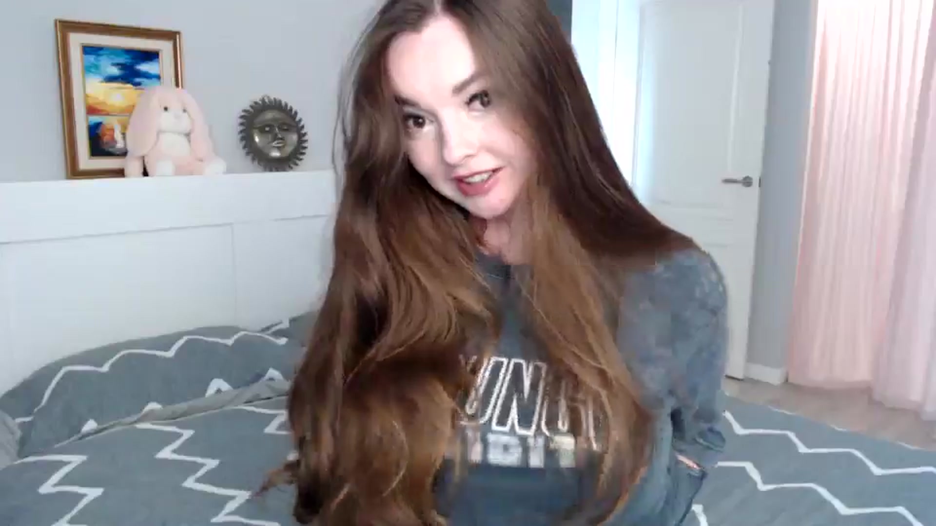 Gallery image thumbnail from HoneypotSpy's myfreecams stream on, 10/14/2024, 11:56 image 3 of 20