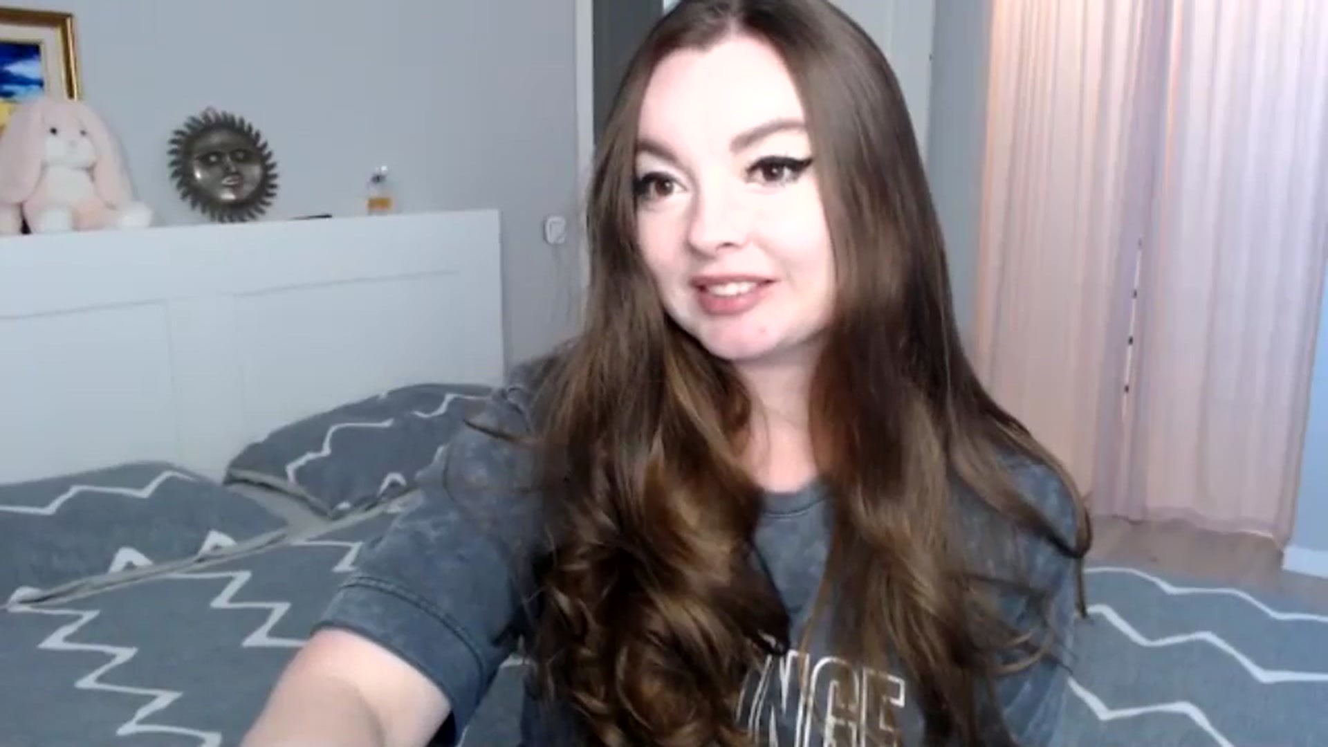 Gallery image thumbnail from HoneypotSpy's myfreecams stream on, 10/16/2024, 13:24 image 7 of 20
