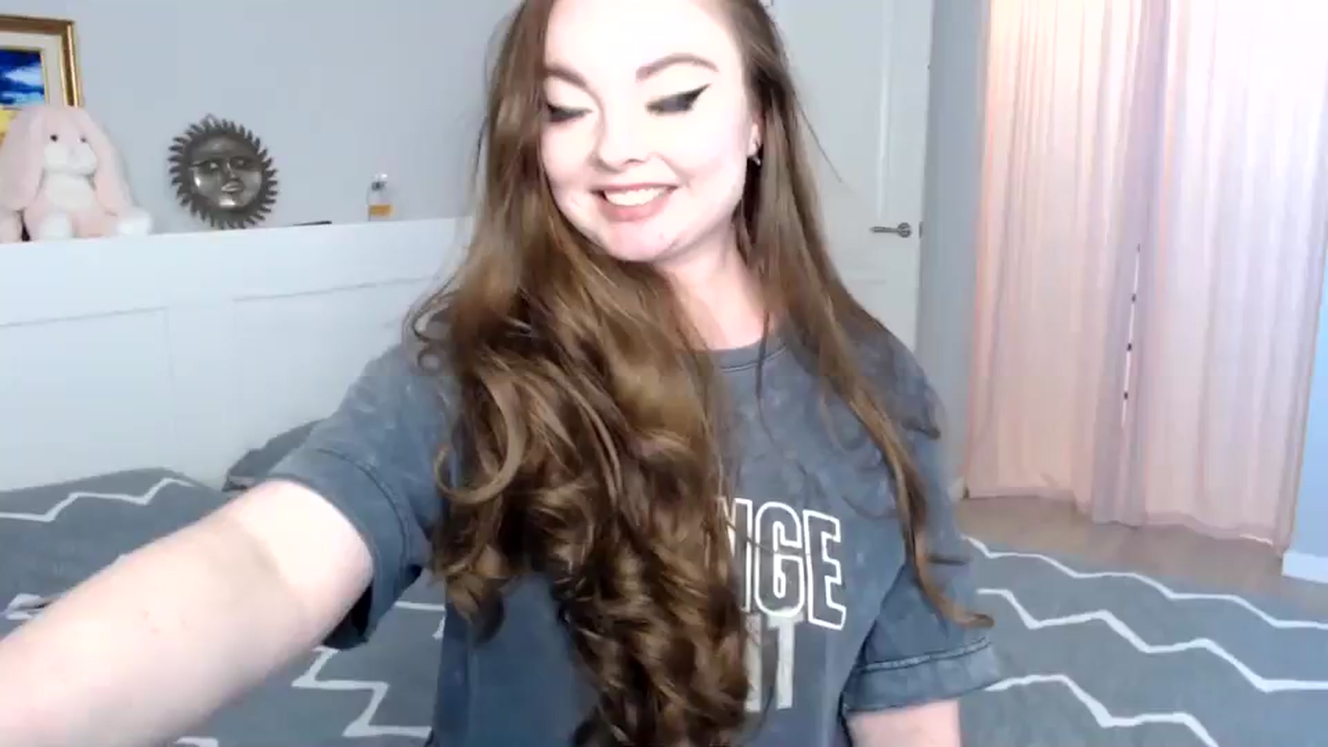 Gallery image thumbnail from HoneypotSpy's myfreecams stream on, 10/16/2024, 13:24 image 16 of 20