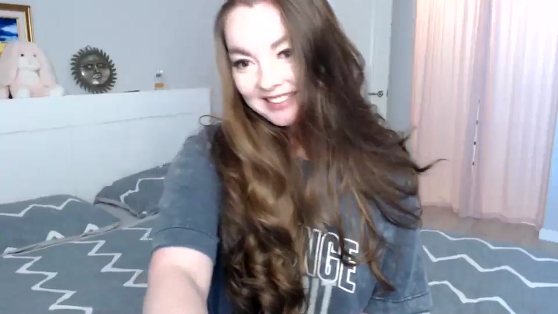Gallery image thumbnail from HoneypotSpy's myfreecams stream on, 10/16/2024, 13:24 image 17 of 20