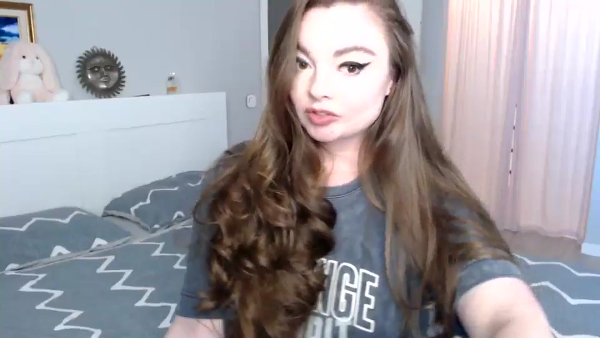 Gallery image thumbnail from HoneypotSpy's myfreecams stream on, 10/16/2024, 13:24 image 3 of 20