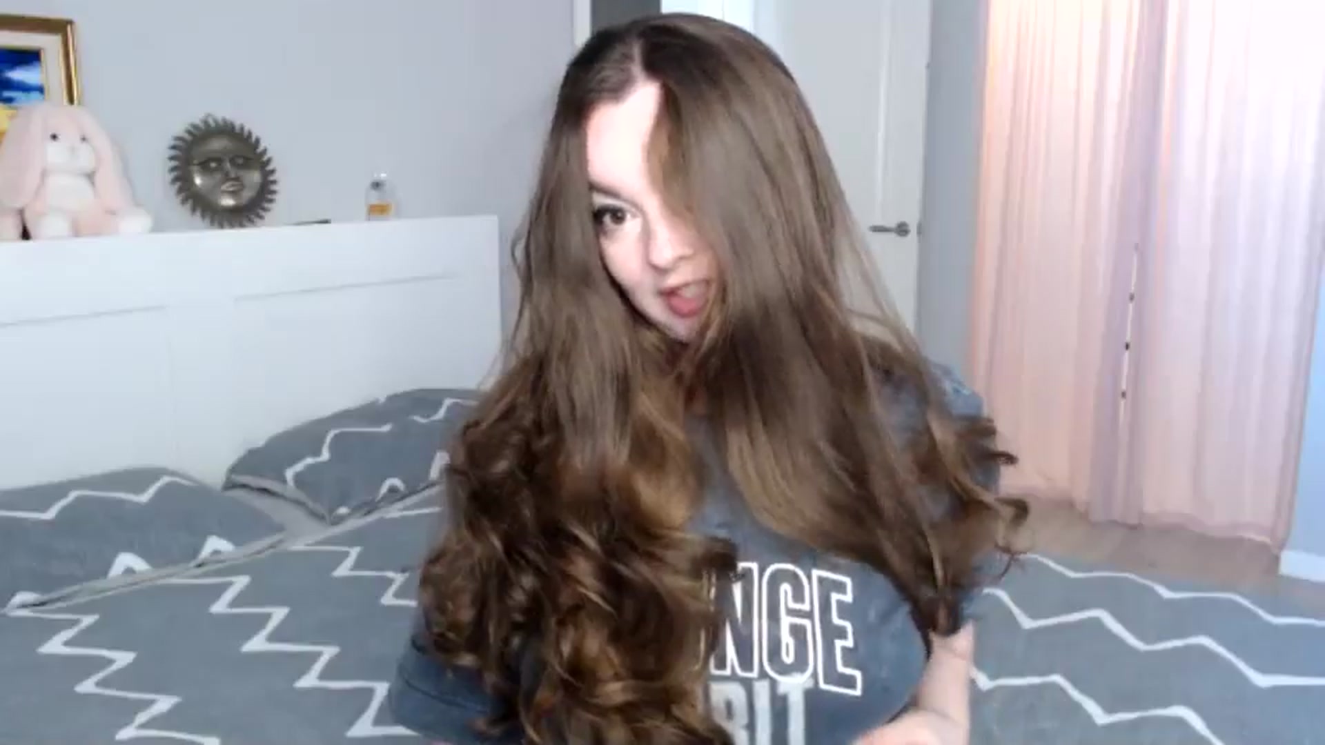Gallery image thumbnail from HoneypotSpy's myfreecams stream on, 10/16/2024, 13:24 image 8 of 20