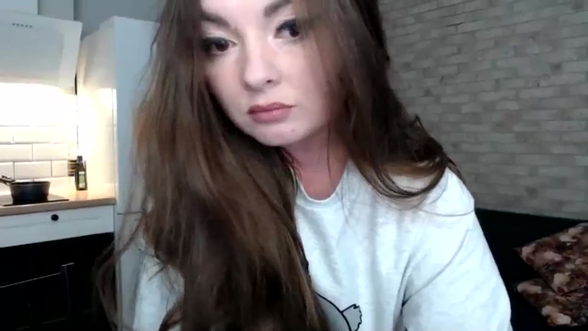 Gallery image thumbnail from HoneypotSpy's myfreecams stream on, 11/19/2024, 18:36 image 18 of 20