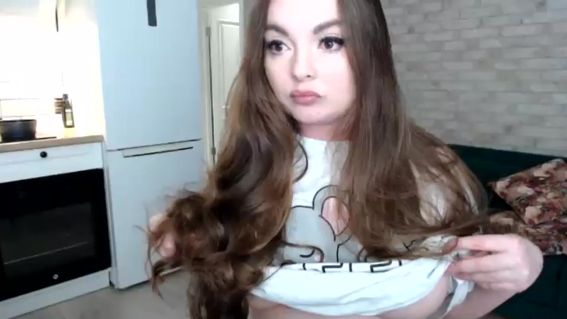 Gallery image thumbnail from HoneypotSpy's myfreecams stream on, 11/19/2024, 18:36 image 3 of 20