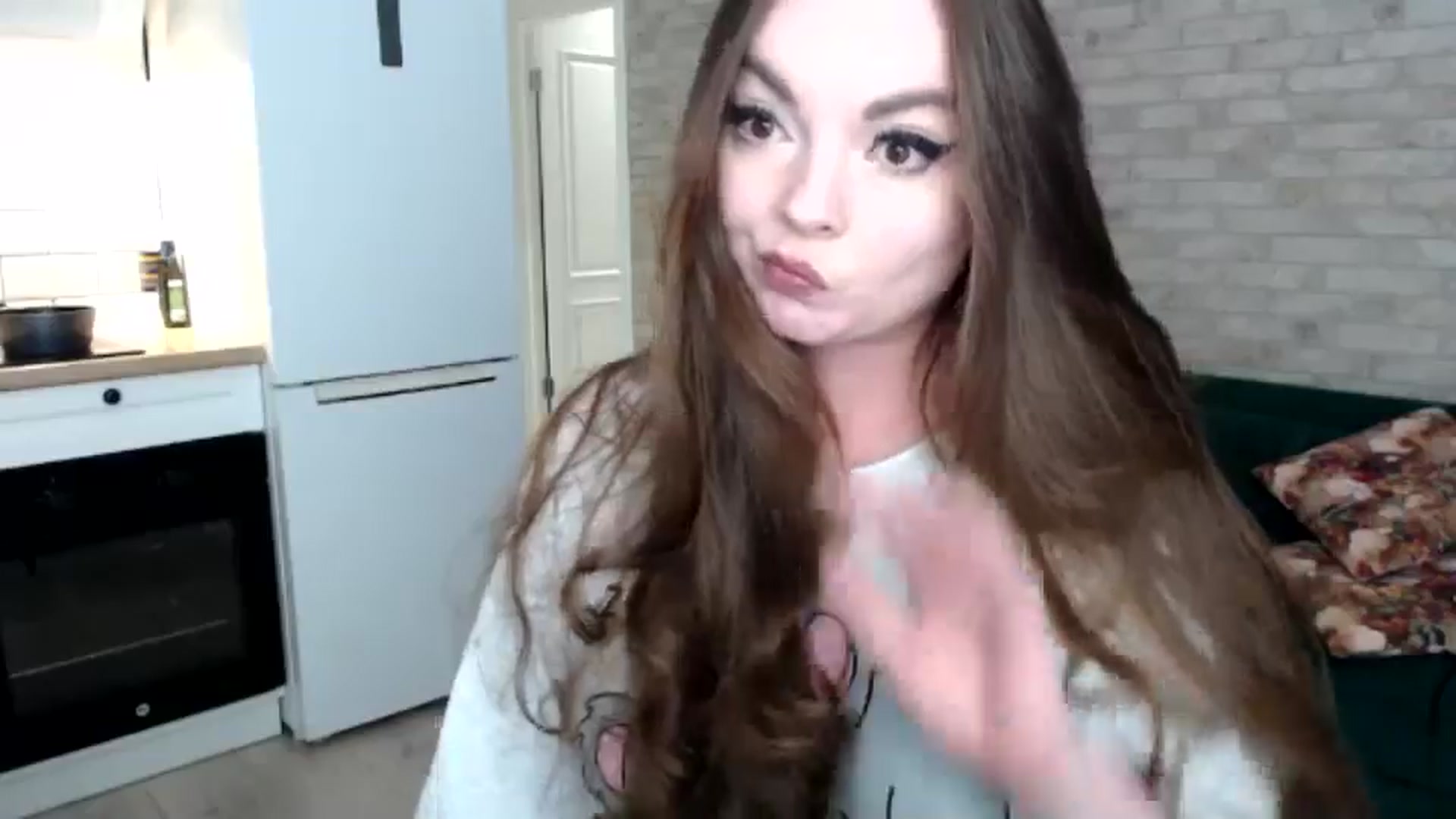 Gallery image thumbnail from HoneypotSpy's myfreecams stream on, 11/19/2024, 18:36 image 5 of 20