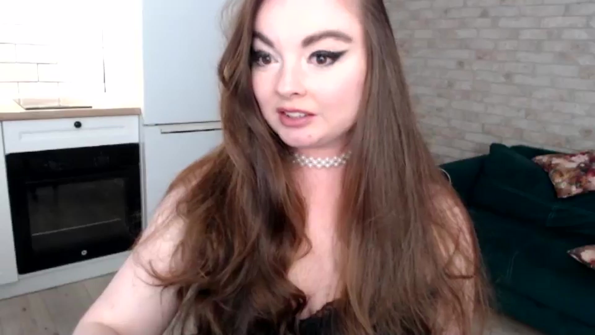 Gallery image thumbnail from HoneypotSpy's myfreecams stream on, 12/25/2024, 16:09 image 2 of 20