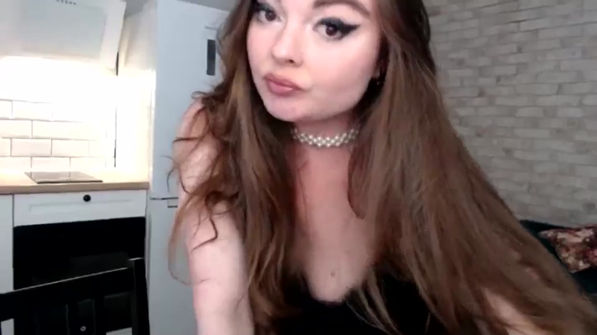 Gallery image thumbnail from HoneypotSpy's myfreecams stream on, 12/25/2024, 16:09 image 14 of 20