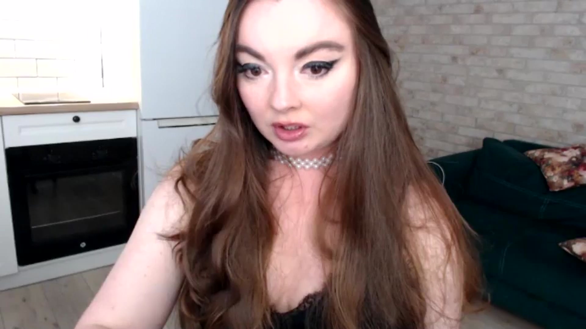 Gallery image thumbnail from HoneypotSpy's myfreecams stream on, 12/25/2024, 16:09 image 7 of 20