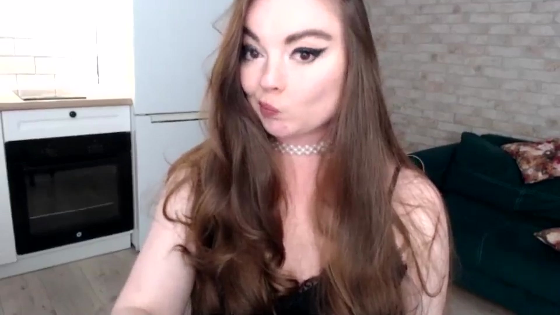 Gallery image thumbnail from HoneypotSpy's myfreecams stream on, 12/25/2024, 16:09 image 5 of 20