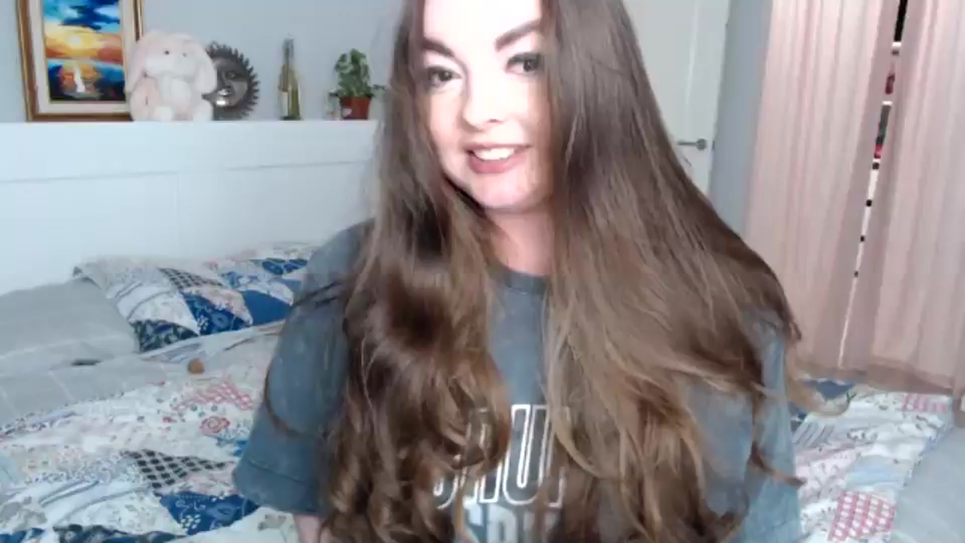 Gallery image thumbnail from HoneypotSpy's myfreecams stream on, 12/31/2024, 16:21 image 8 of 20