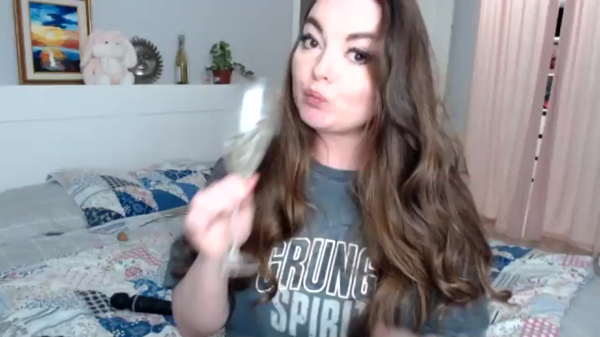 Gallery image thumbnail from HoneypotSpy's myfreecams stream on, 12/31/2024, 16:21 image 14 of 20
