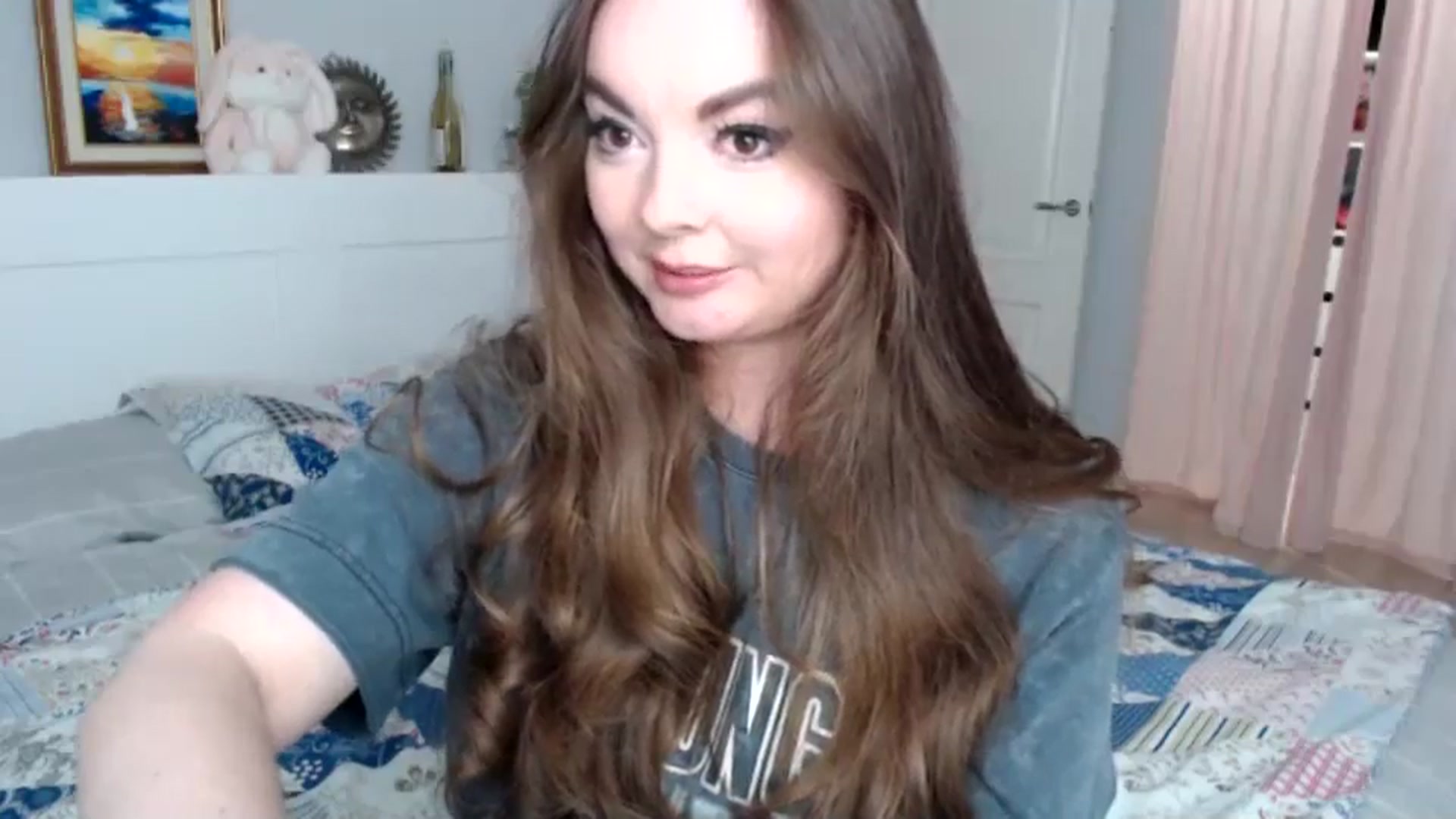 Gallery image thumbnail from HoneypotSpy's myfreecams stream on, 12/31/2024, 16:21 image 3 of 20