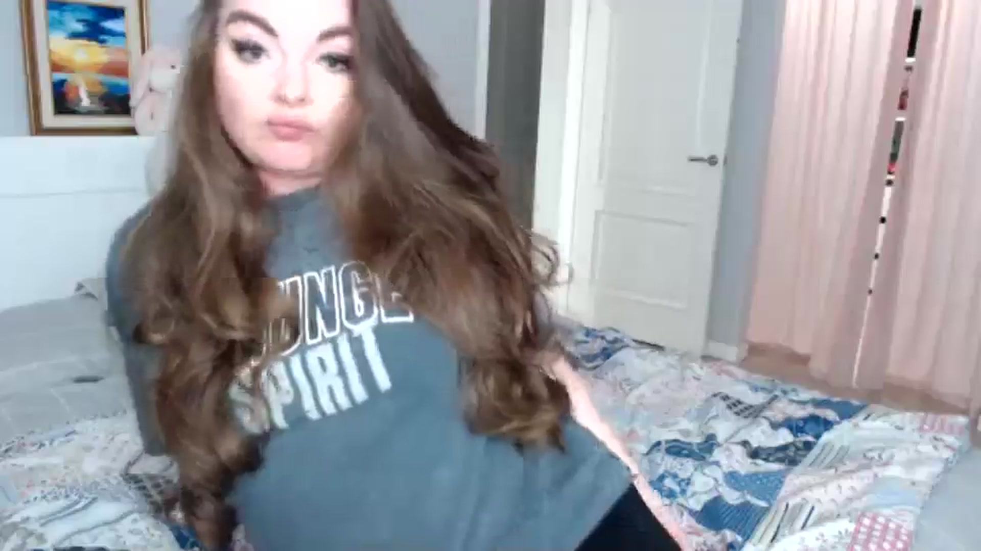 Gallery image thumbnail from HoneypotSpy's myfreecams stream on, 12/31/2024, 16:21 image 13 of 20