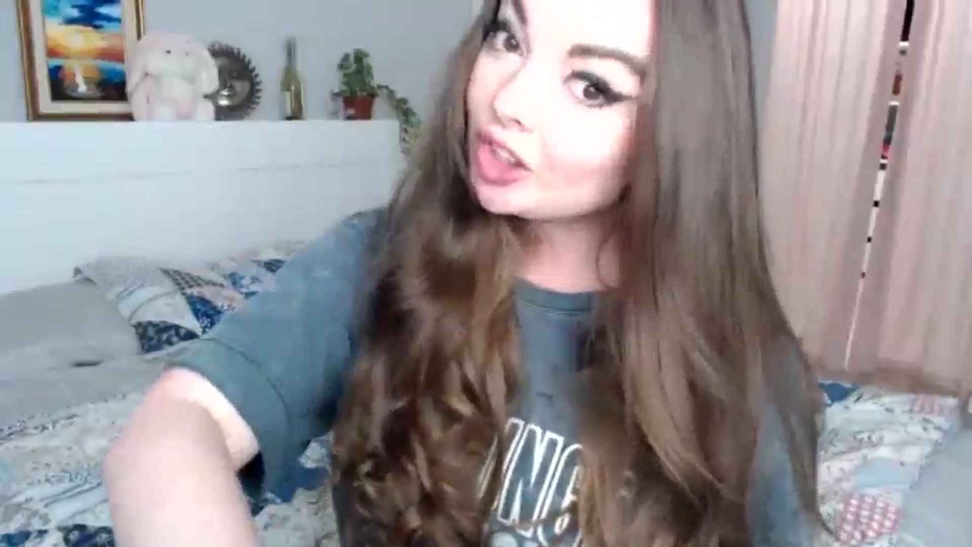 Gallery image thumbnail from HoneypotSpy's myfreecams stream on, 12/31/2024, 16:21 image 6 of 20
