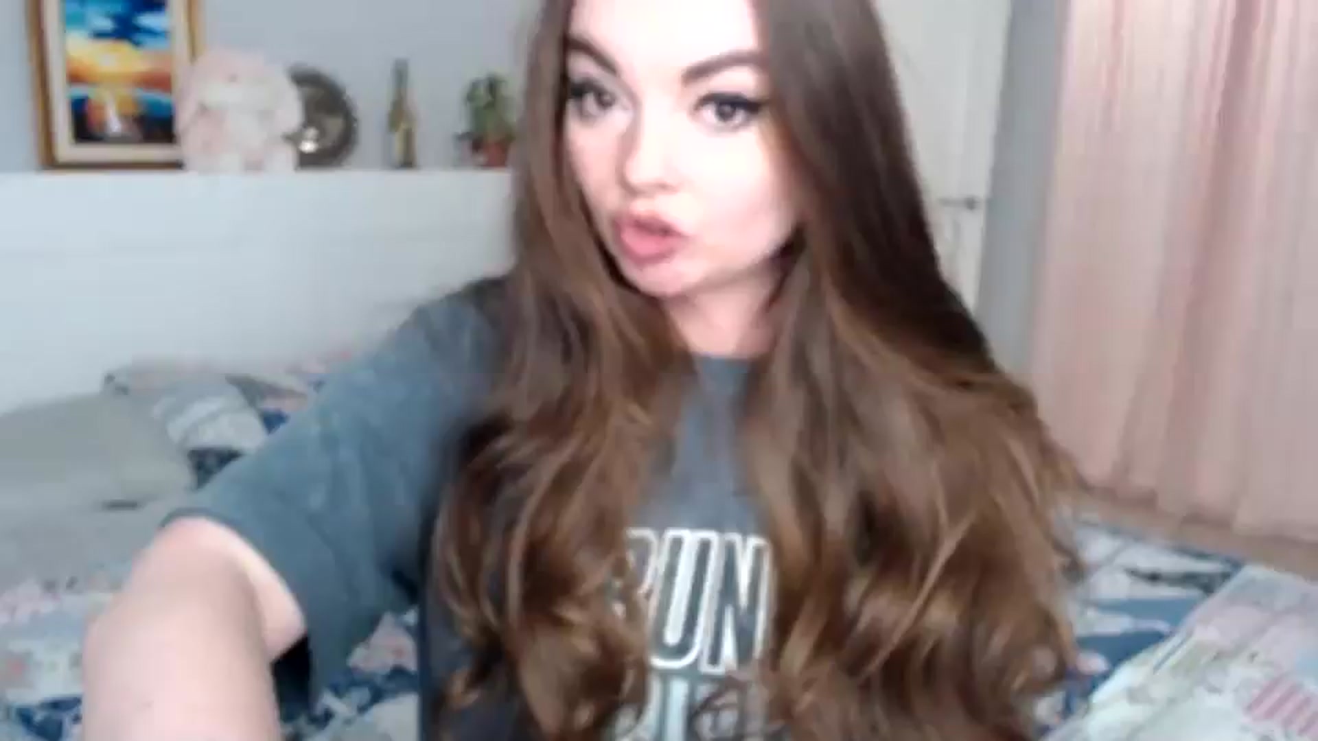 Gallery image thumbnail from HoneypotSpy's myfreecams stream on, 12/31/2024, 18:54 image 1 of 20