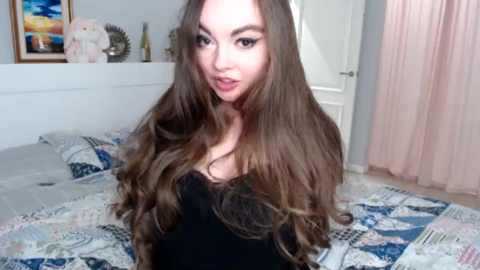Gallery image thumbnail from HoneypotSpy's myfreecams stream on, 12/31/2024, 18:54 image 8 of 20