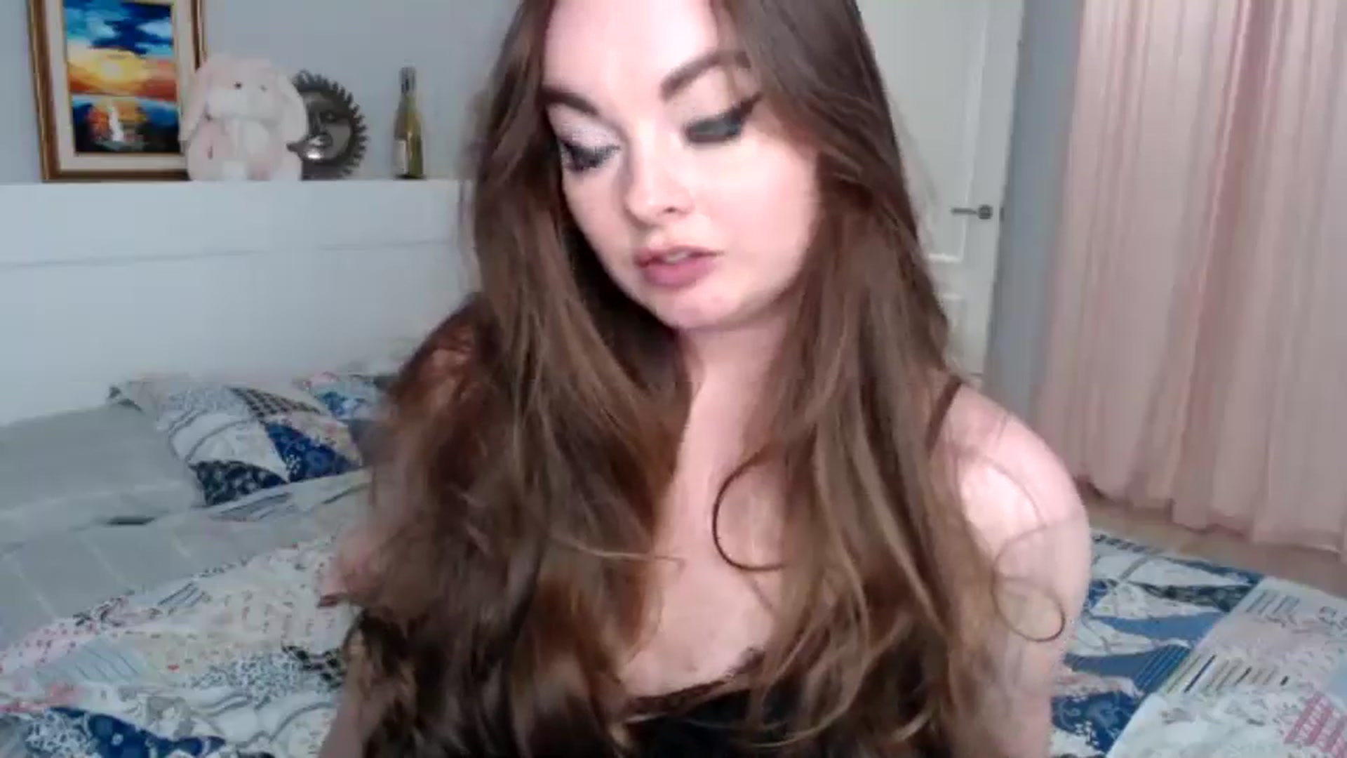 Gallery image thumbnail from HoneypotSpy's myfreecams stream on, 12/31/2024, 18:54 image 12 of 20