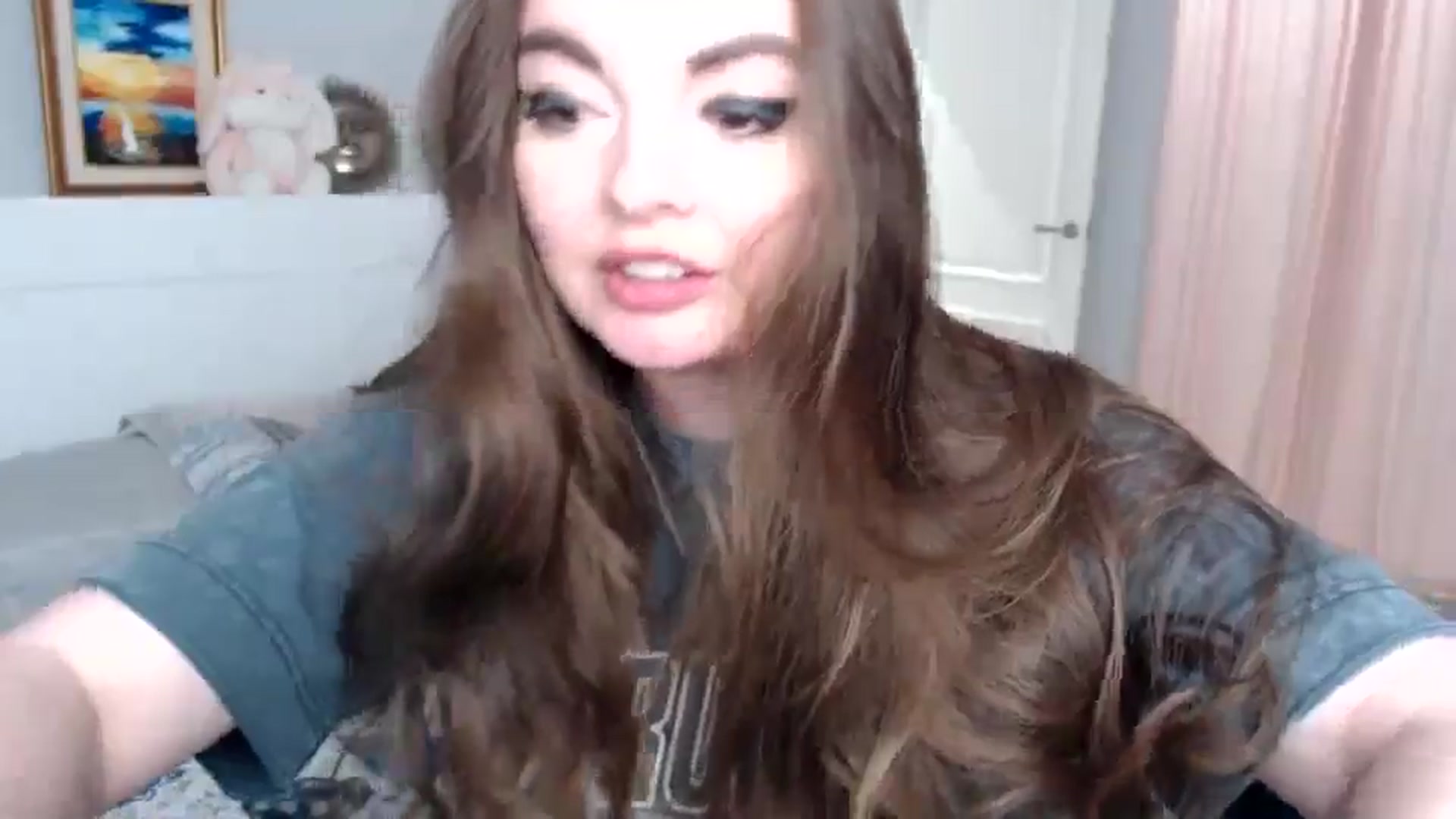 Gallery image thumbnail from HoneypotSpy's myfreecams stream on, 12/31/2024, 18:54 image 2 of 20