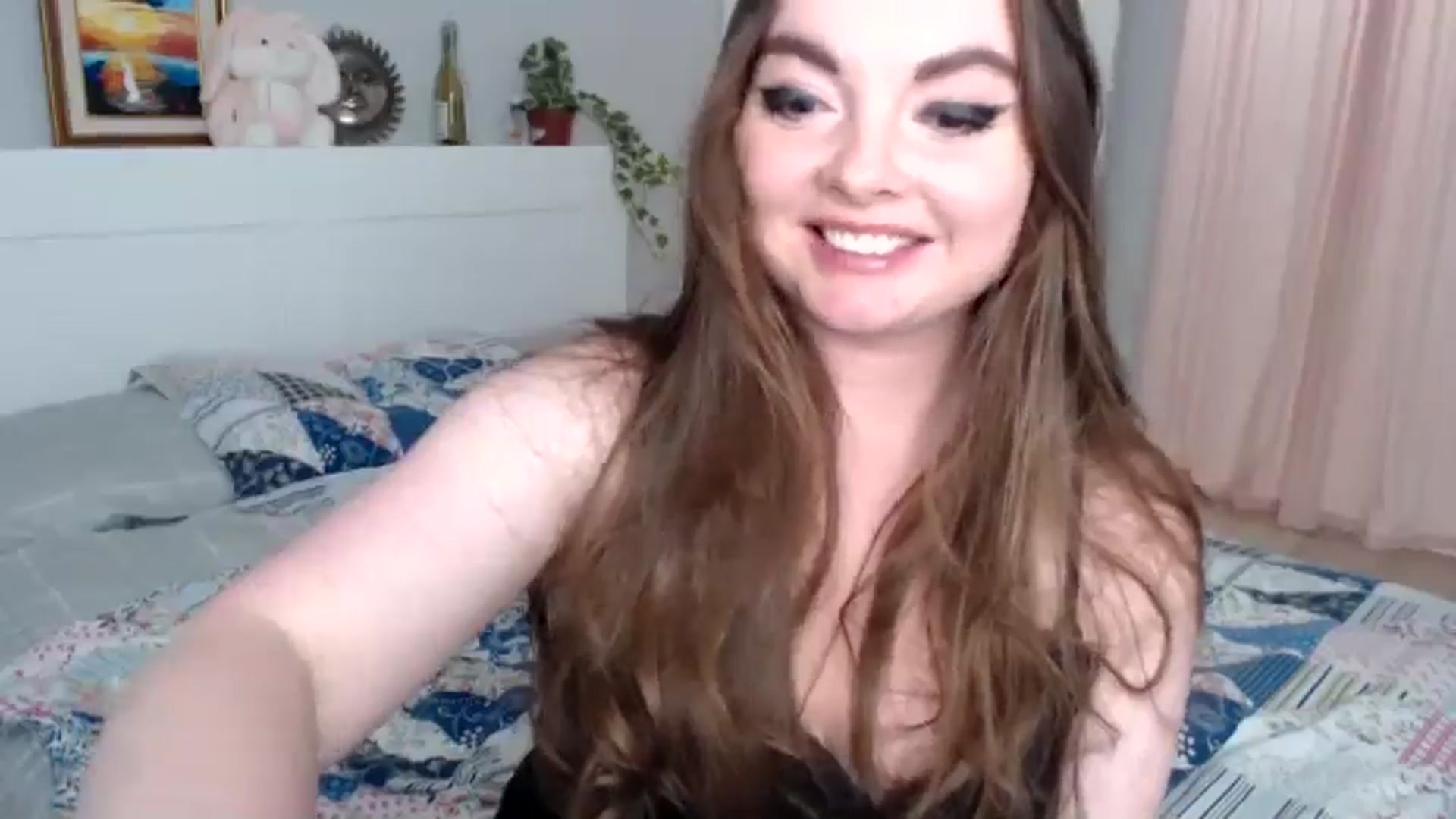 Gallery image thumbnail from HoneypotSpy's myfreecams stream on, 12/31/2024, 18:54 image 19 of 20