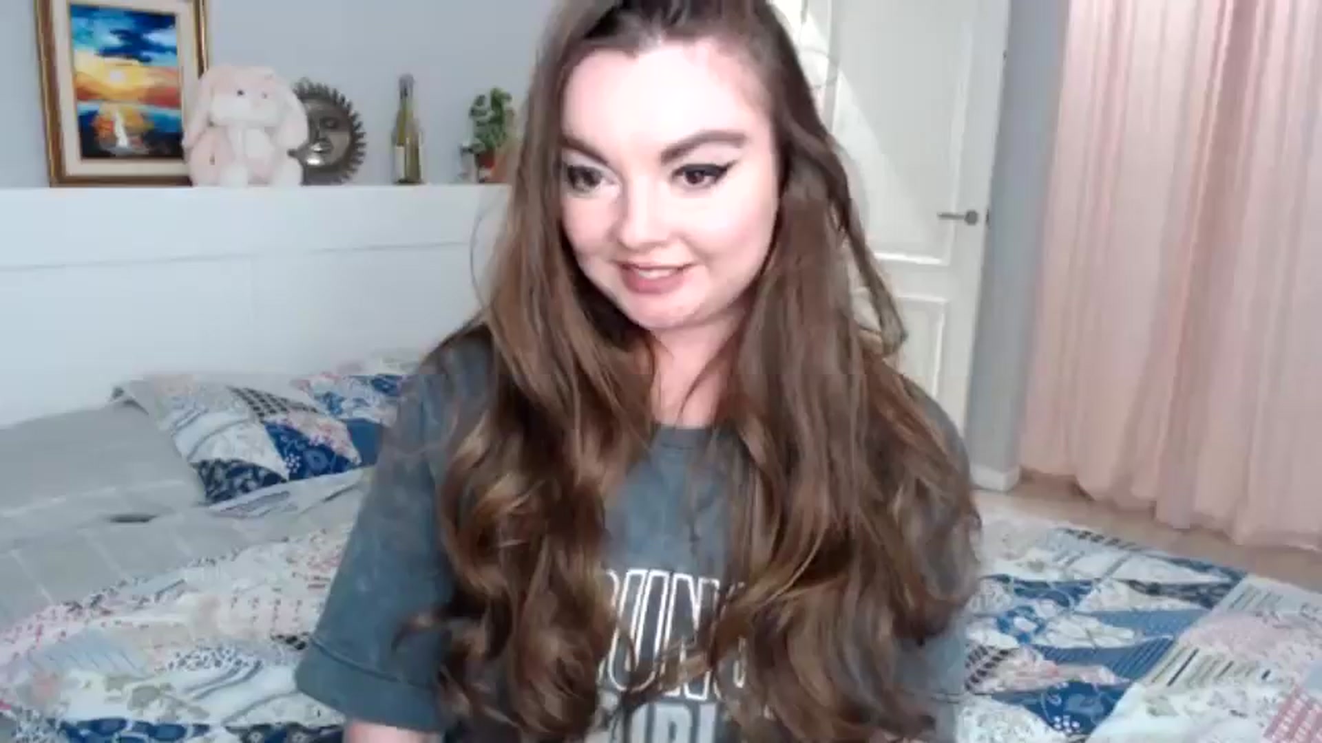 Gallery image thumbnail from HoneypotSpy's myfreecams stream on, 12/31/2024, 18:54 image 5 of 20