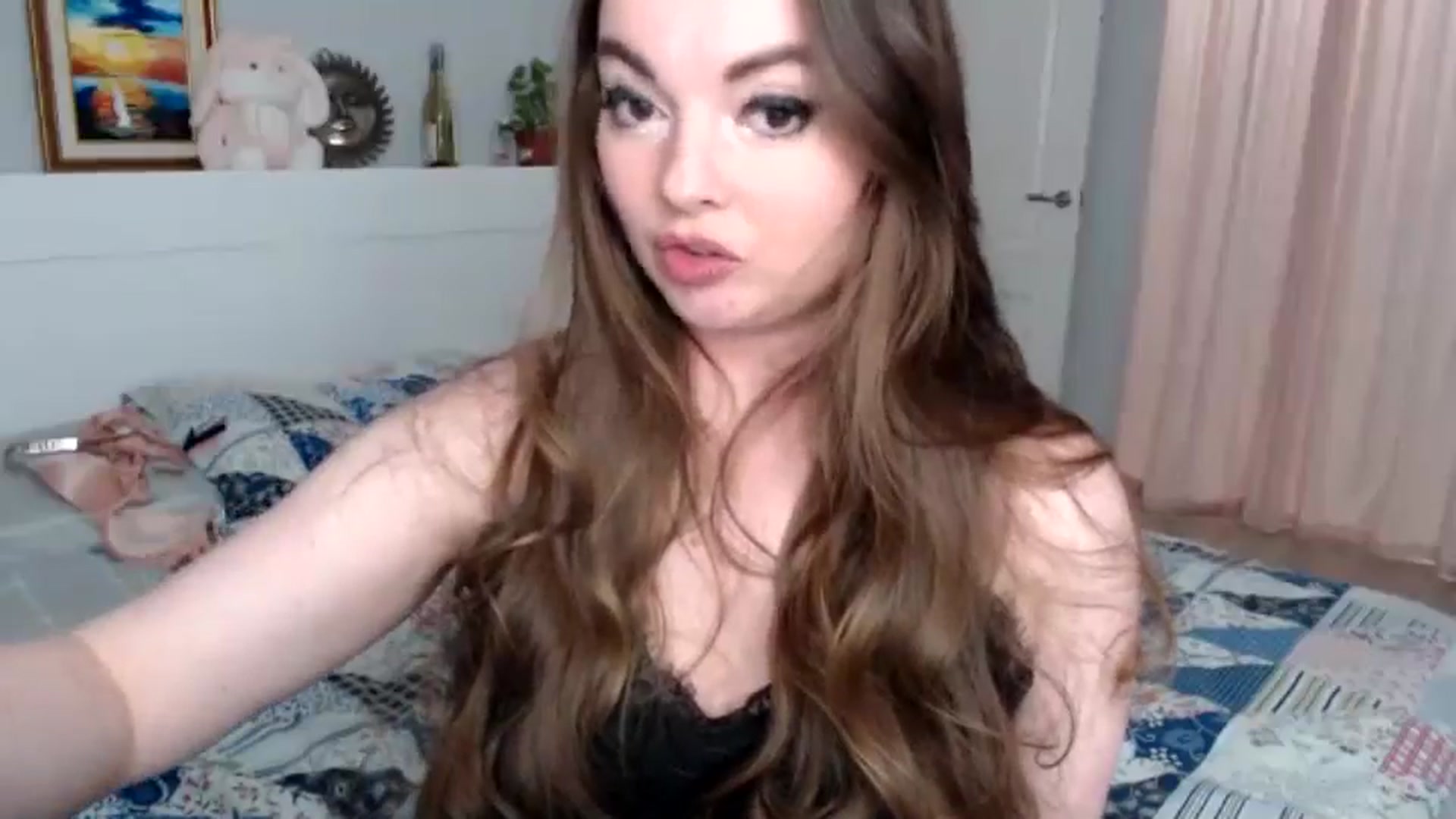 Gallery image thumbnail from HoneypotSpy's myfreecams stream on, 12/31/2024, 23:04 image 9 of 20