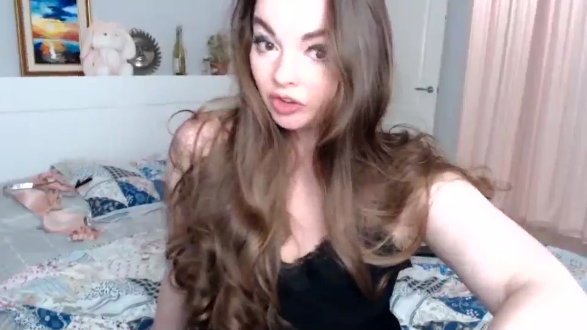 Gallery image thumbnail from HoneypotSpy's myfreecams stream on, 12/31/2024, 23:04 image 2 of 20