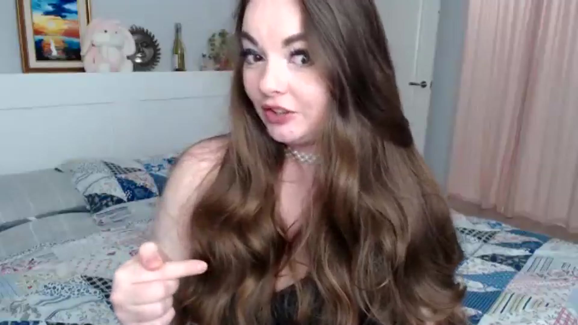 Gallery image thumbnail from HoneypotSpy's myfreecams stream on, 01/01/2025, 15:51 image 12 of 20