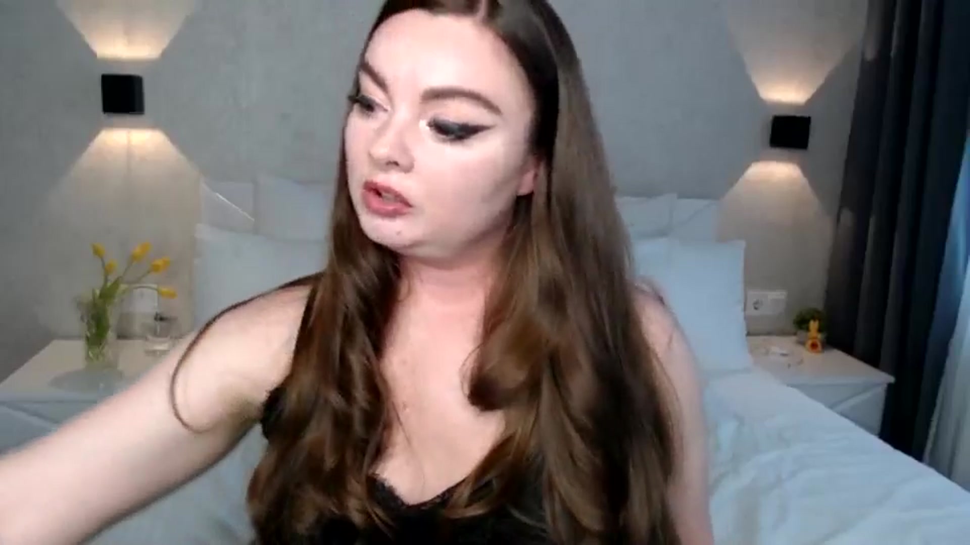 Gallery image thumbnail from HoneypotSpy's myfreecams stream on, 03/11/2025, 14:01 image 5 of 20