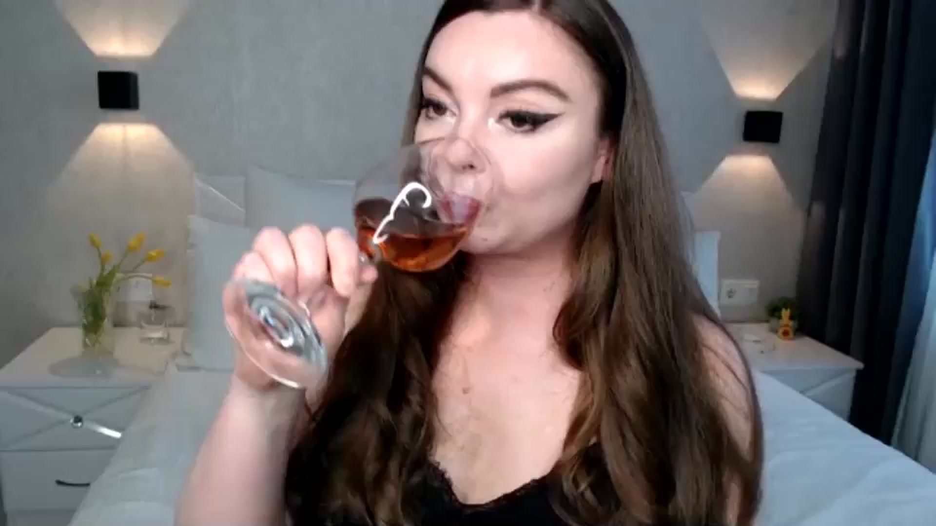 Gallery image thumbnail from HoneypotSpy's myfreecams stream on, 03/11/2025, 14:01 image 1 of 20