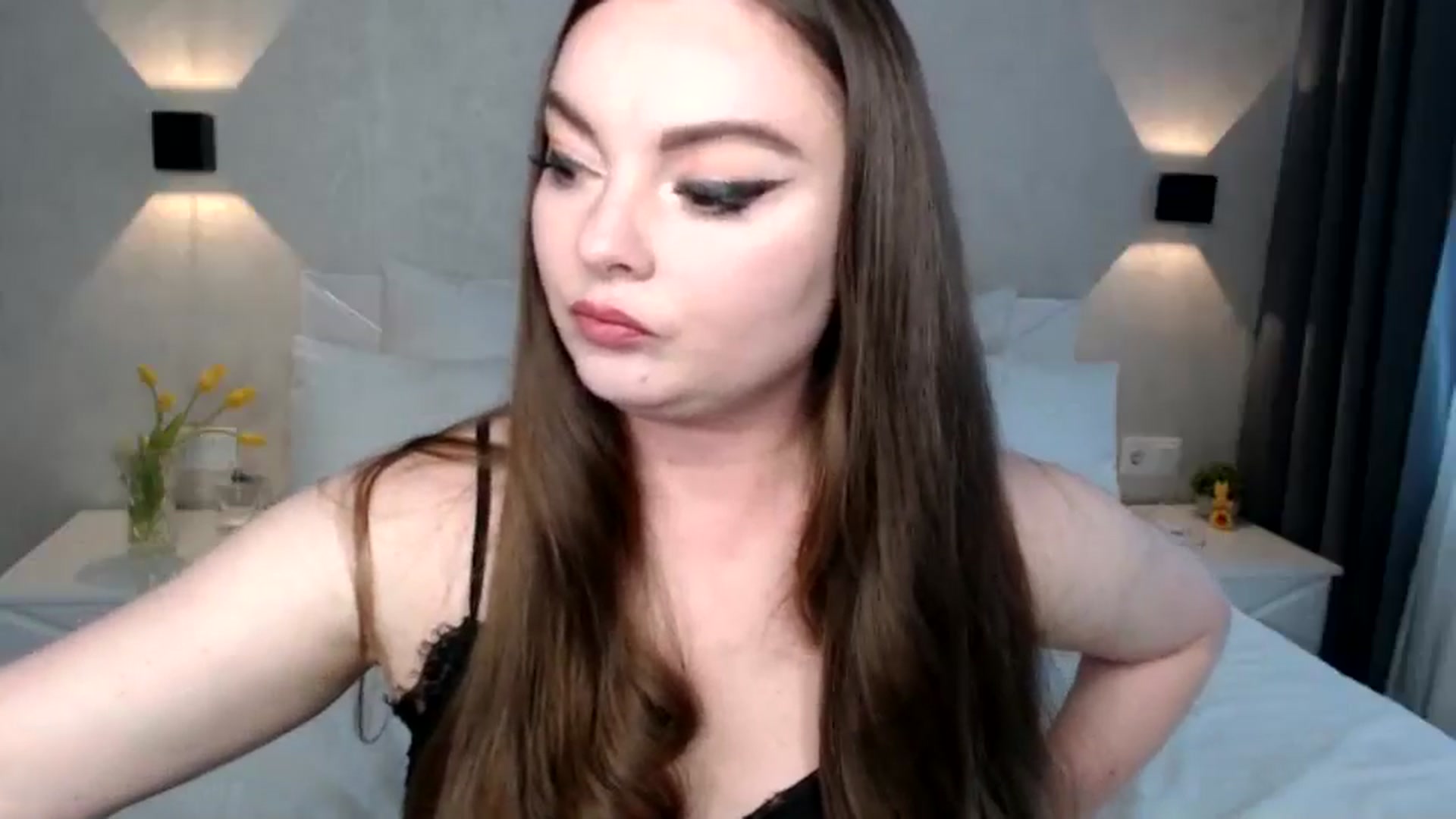 Gallery image thumbnail from HoneypotSpy's myfreecams stream on, 03/11/2025, 14:01 image 6 of 20