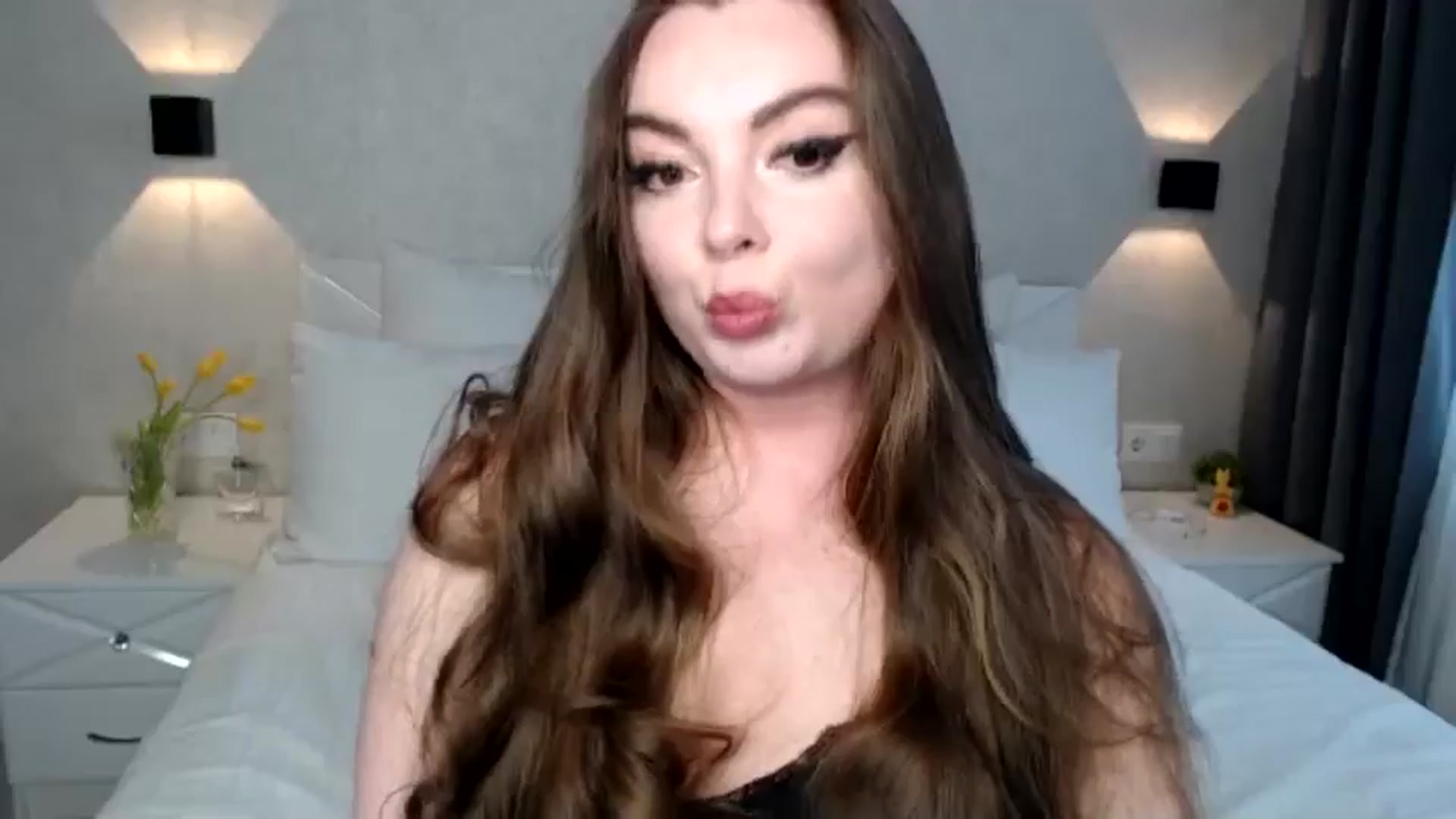Gallery image thumbnail from HoneypotSpy's myfreecams stream on, 03/11/2025, 14:01 image 12 of 20