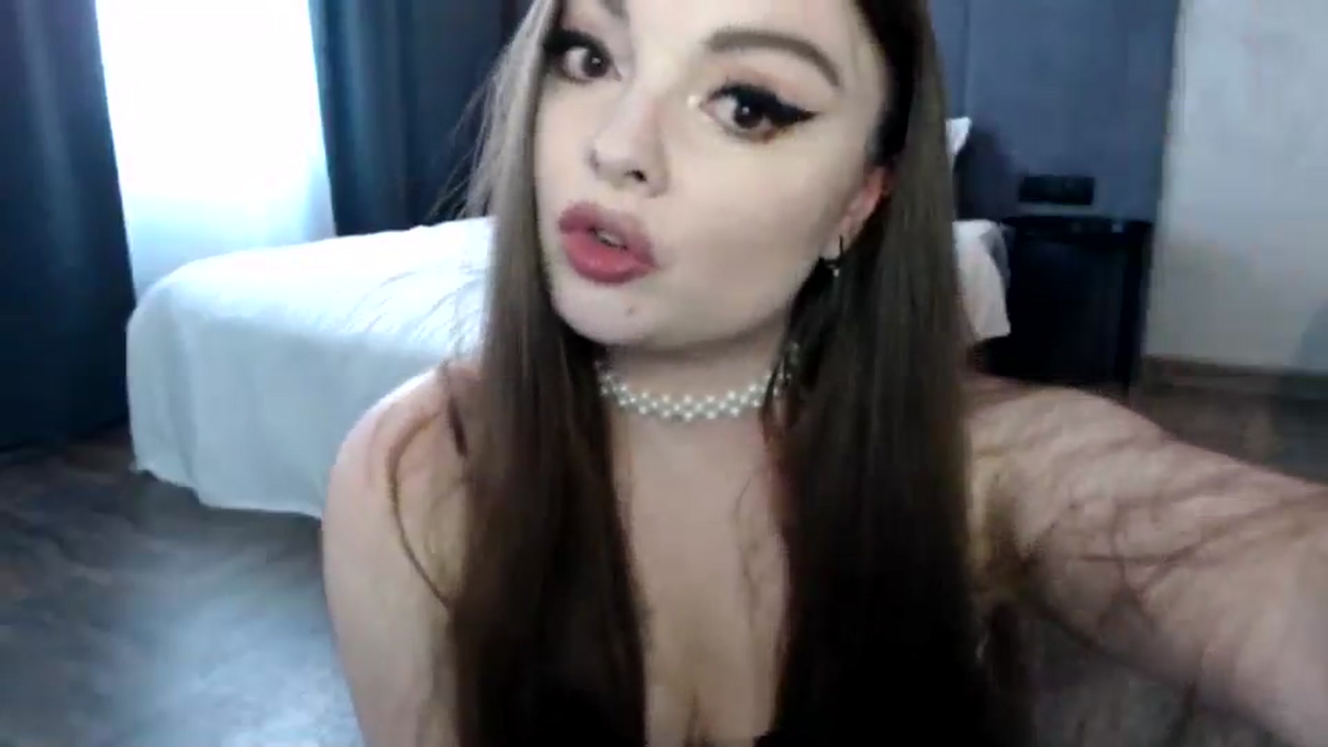 Gallery image thumbnail from HoneypotSpy's myfreecams stream on, 06/25/2025, 05:35 image 19 of 20