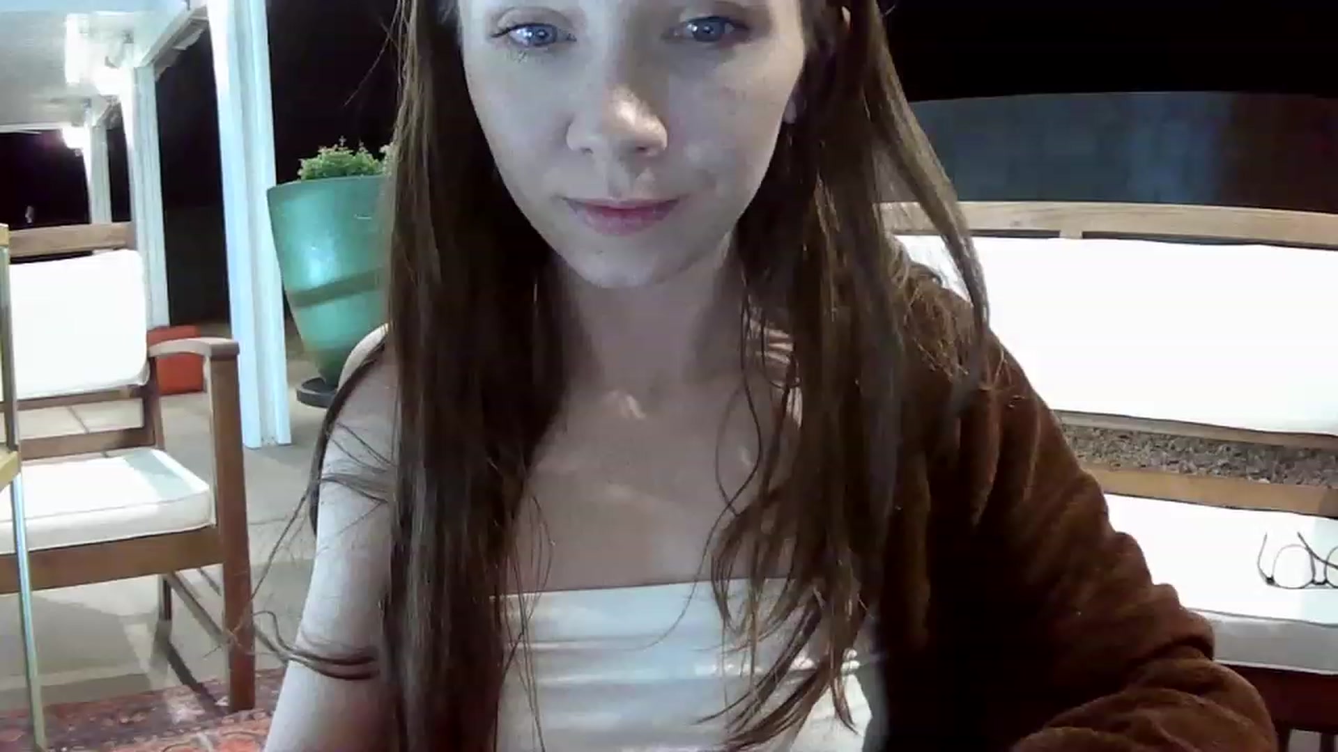 Gallery image thumbnail from HoneysRoom's myfreecams stream on, 05/29/2023, 07:07 image 8 of 20
