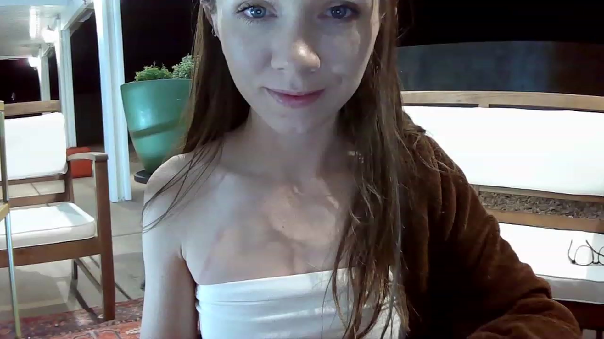 Gallery image thumbnail from HoneysRoom's myfreecams stream on, 05/29/2023, 07:07 image 2 of 20