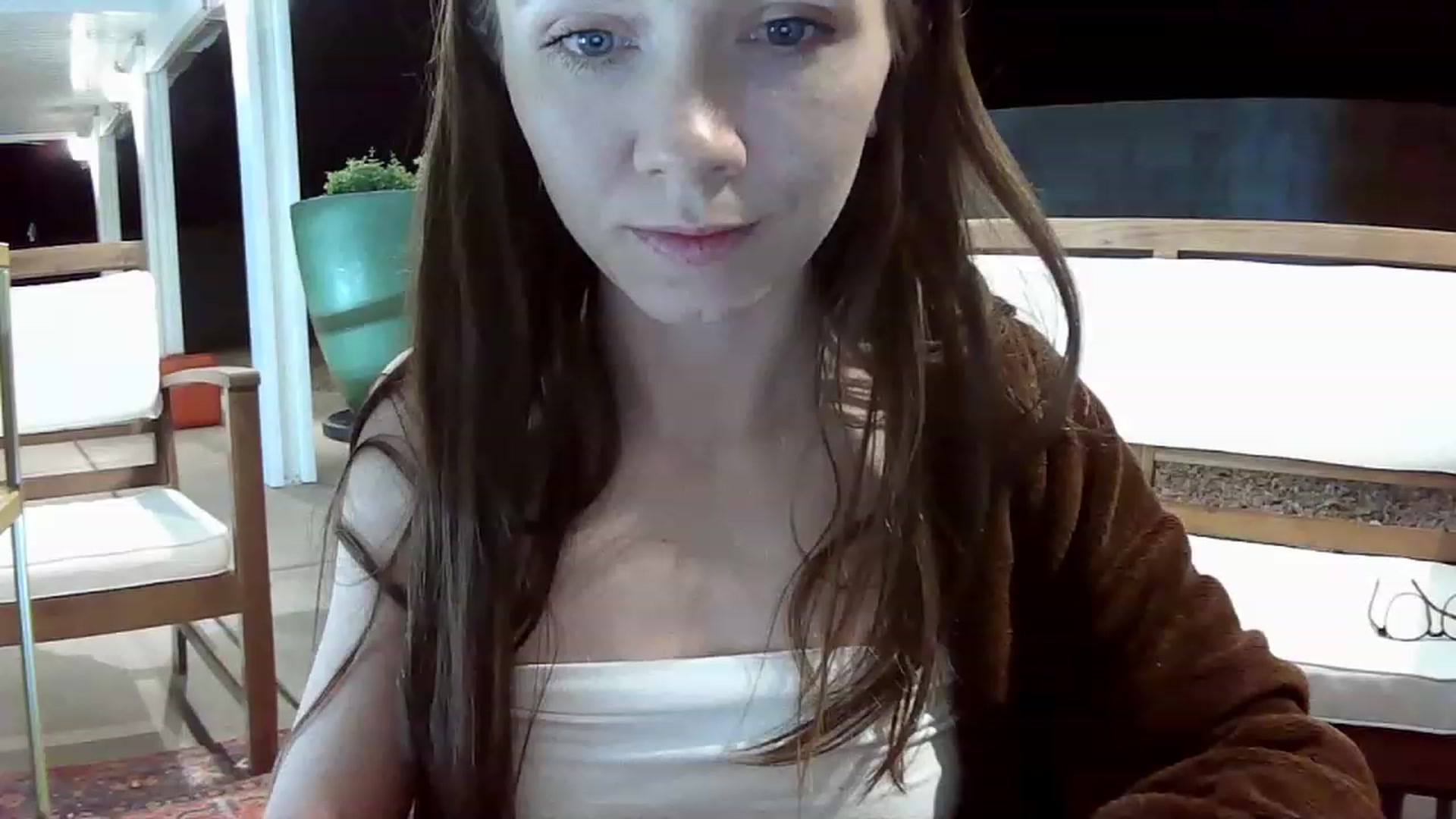 Gallery image thumbnail from HoneysRoom's myfreecams stream on, 05/29/2023, 07:07 image 7 of 20