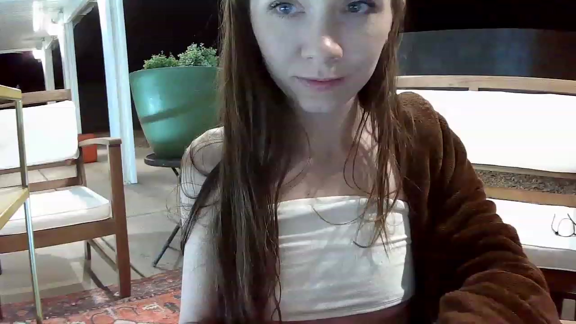 Gallery image thumbnail from HoneysRoom's myfreecams stream on, 05/29/2023, 07:07 image 17 of 20